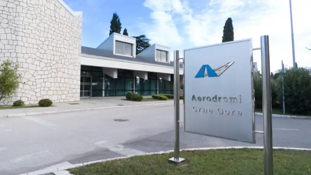 ODBIJAN predlog CAAP da se  OBUSTAVI dalji tok tendera za dodjelu KONCESIJU za crnogorske aerodrome