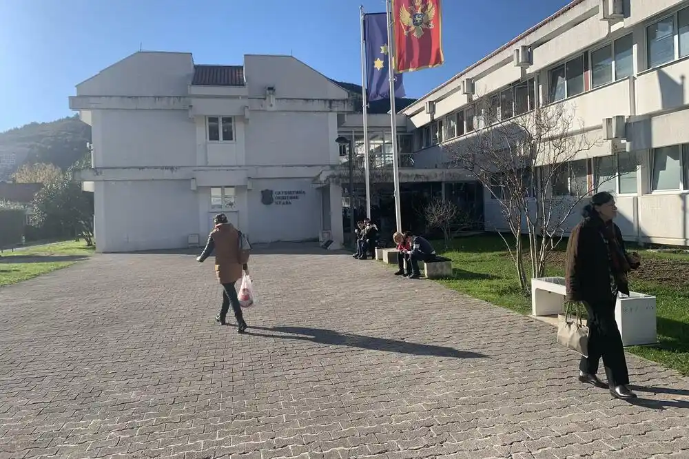 Partijska knjižica (ne)će biti uslov za funkciju: Nakon dvije i po godine v.d. stanja, Budva dobija “stalne” funkcionere