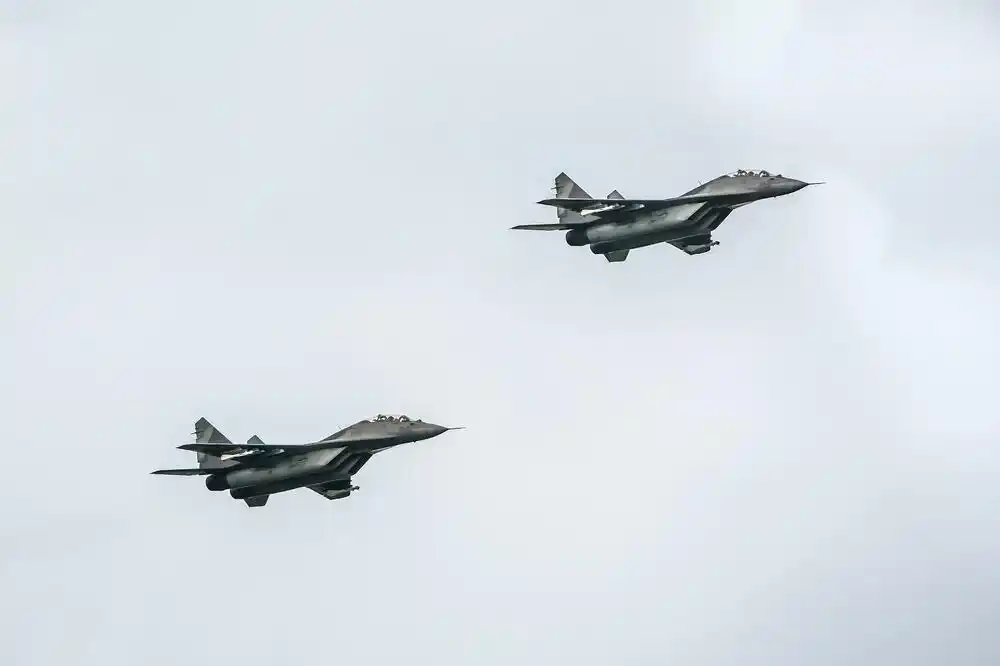 Poljska granična straža: Dva ruska borbena aviona povrijedila bezbjednosnu zonu bušotine Petrobaltik u Baltičkom moru