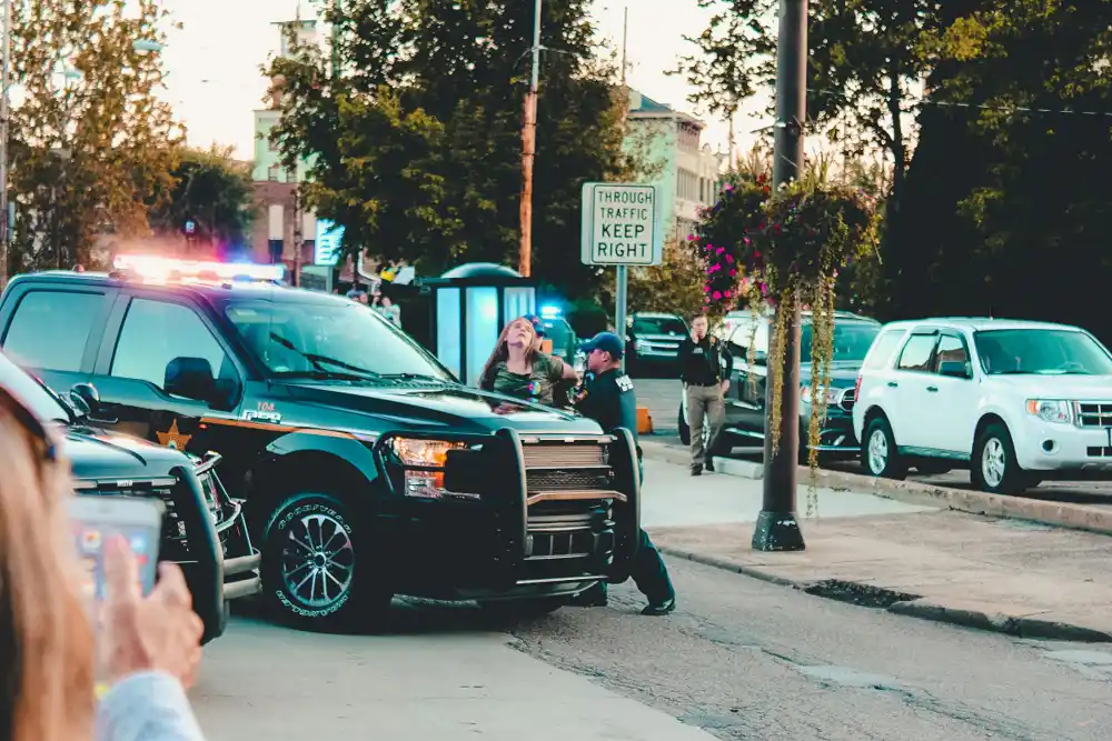 Pucnjava u SAD-u: Ubijena tri policajca, napadač preminuo