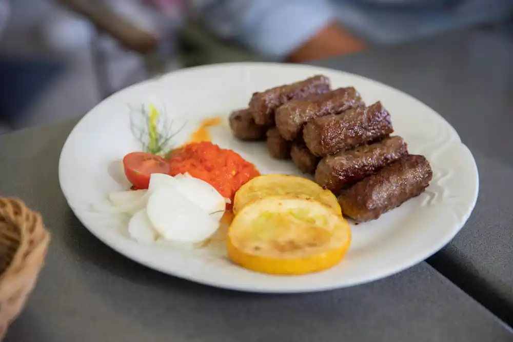Recept za domaće ćevape: Uz male trikove biće kao sa najboljeg roštilja