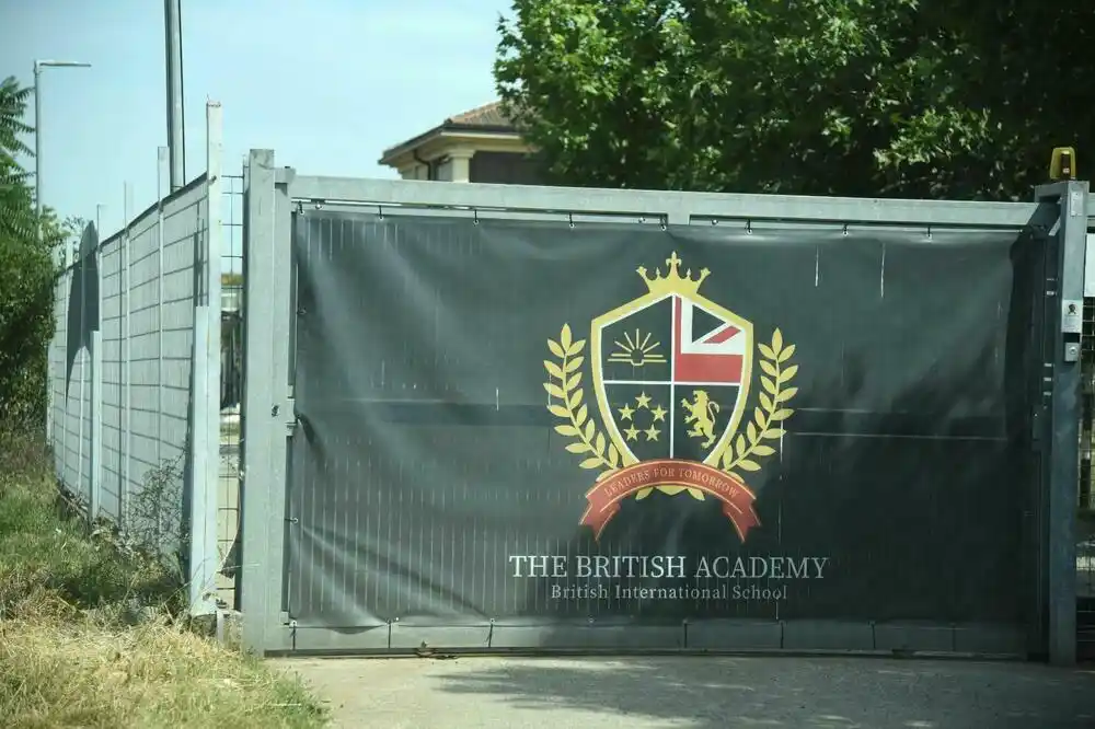 Roditelji učenika pisali Ombudsmanu: Omogućiti da škola „The British Academy“ nastavi sa radom