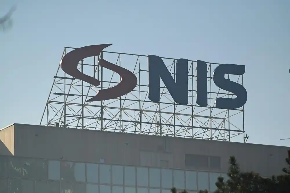 Ruski Gasprom praktično izašao iz vlasničke strukture Naftne industrije Srbije