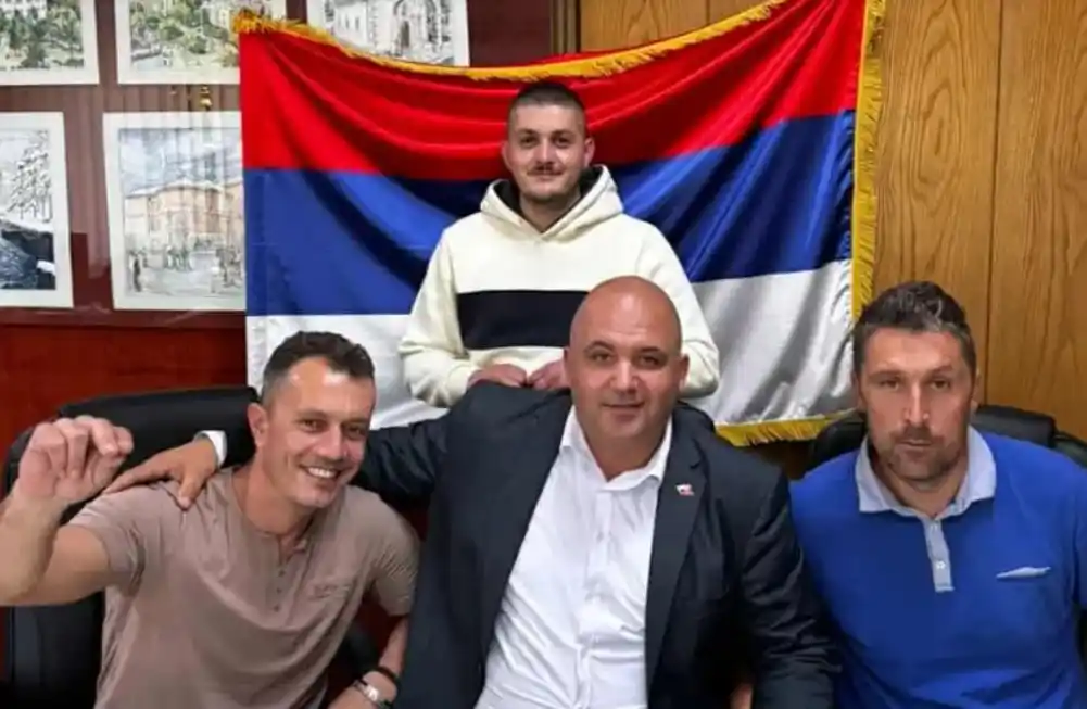 Vraneš: Iza paljenja vozila komunalne policije stoje kriminogene strukture DPS-a i njihovi saradnici iz ANB-a