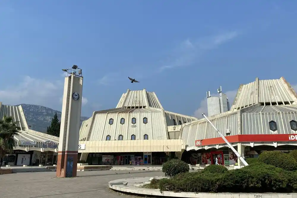 Bar podiže spomenik žrtvama zemljotresa
