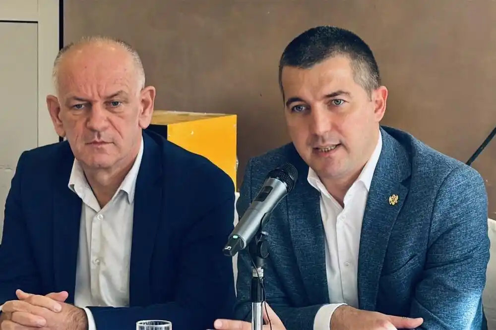 Bečić: Obistinilo se što sam tvrdio 2020., policajci u službi organizovanog kriminala pokušali da sukobe običan narod