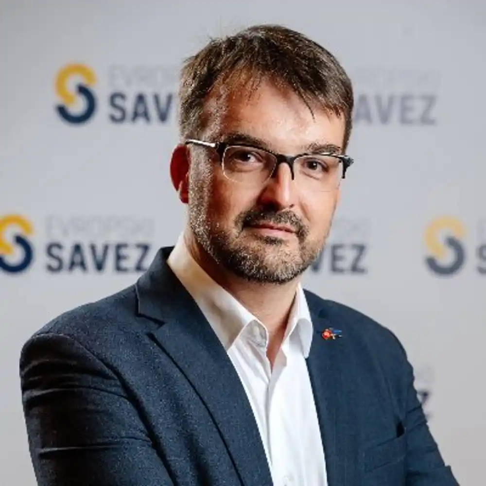 Belan: Proevropski ukrasni celofan kojim se omotala Vlada ne može zamaskirati njenu pravu prirodu i ciljeve