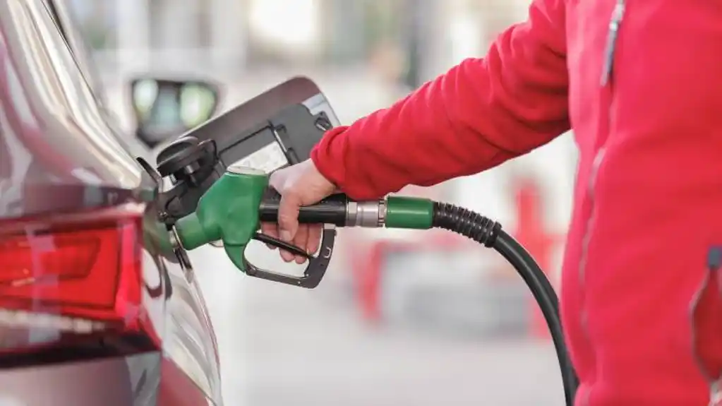 Da li znate koliki je ROK TRAJANJA GORIVA? Ako ga predugo držite u rezervoaru može da ošteti motor