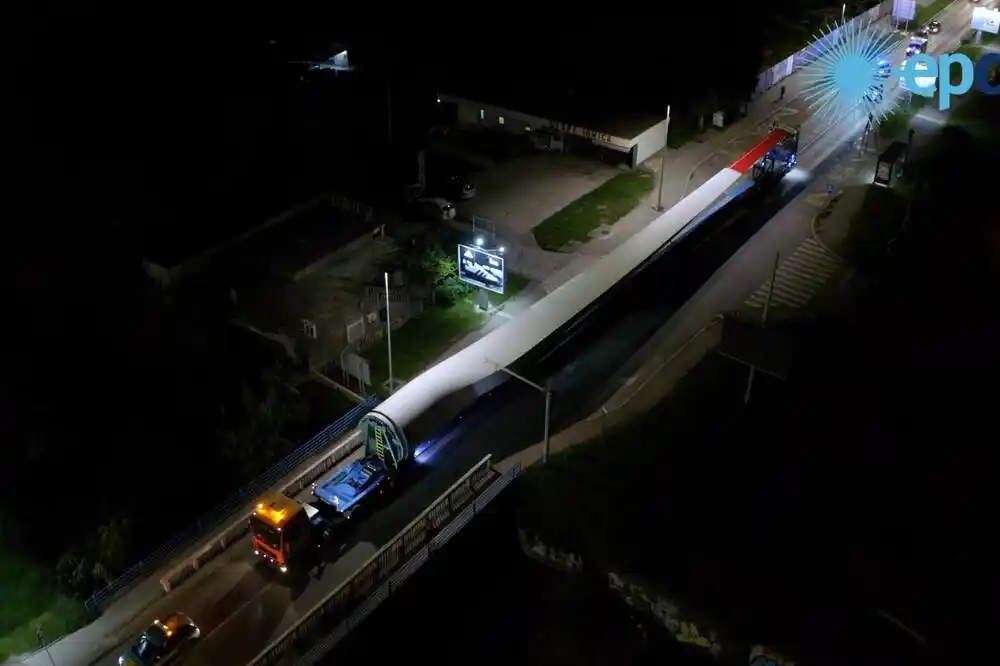 EPCG: Na tlo Crne Gore stigle najveće lopatice na kopnu u Evropi – duge 80 metara i teške oko 20 tona