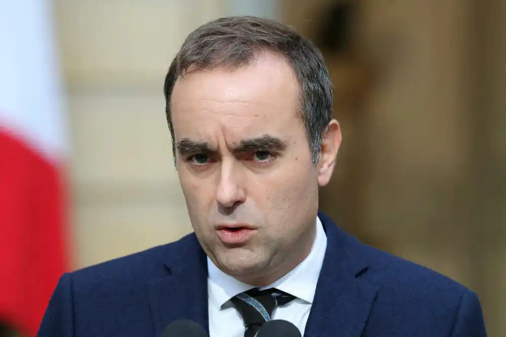 Francuska dobila novu vladu, uglavnom ista imena