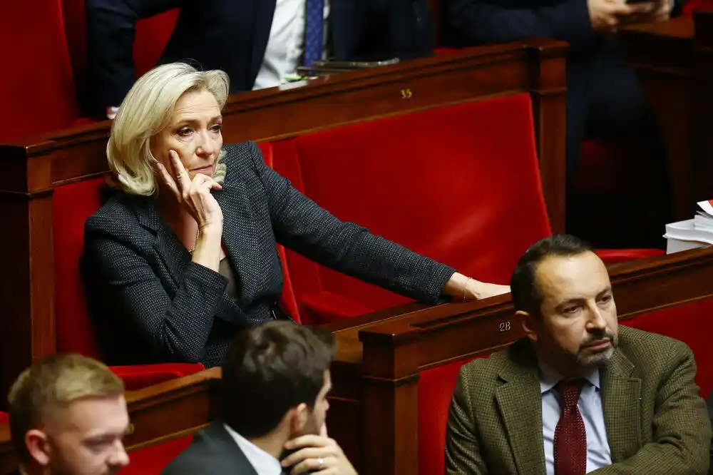 Francuski parlament usvojio rezoluciju o Alžiru na predlog desničarske stranke Marin le Pen