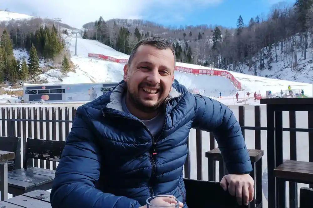 Klub odbornika DPS-SD-Građani: Bojan Medenica i dalje krši odredbe i nastavlja da pokriva tri funkcije u Kolašinu