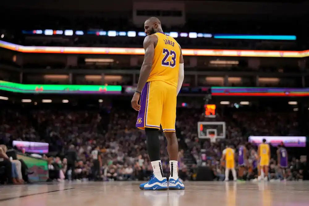 Lebron najavio „odluku svih odluka“ kao i prije 15 godina: kraj karijere, novi klub ili marketinški trik