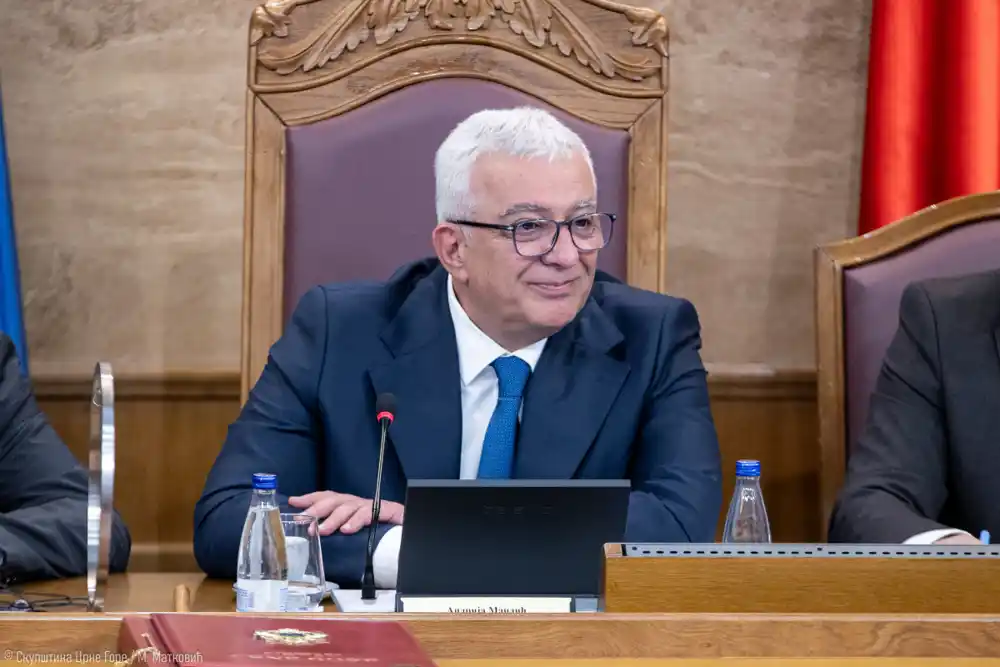Mandić: Cijela Crna Gora slavi prestižnu titulu koju je za naš Nikšić osvojio tim mladih, talentovanih i sposobnih momaka i djevojaka, predvođenih gradonačelnikom Kovačevićem