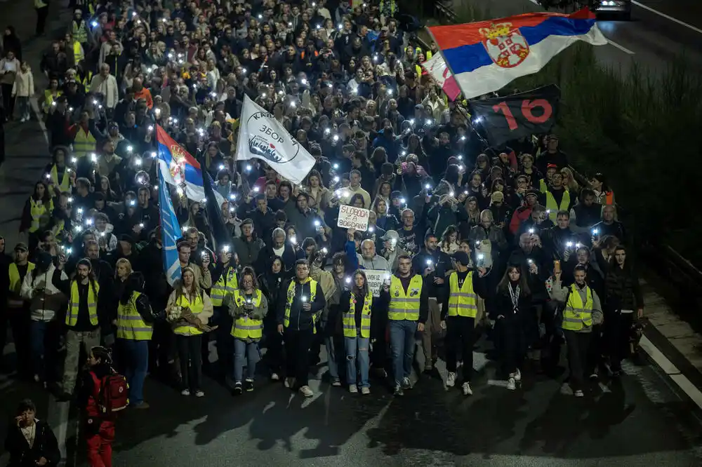 Mladi u Srbiji danas: Autentična borba, ne kopija Petog oktobra
