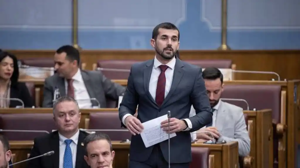 Nenezić princu Petroviću: Neke rane NE MOGU zaliječiti “rezidencije”