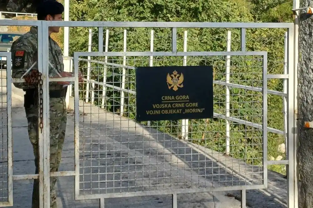 Okupljanje blizu mjesta gdje je bio logor u Morinju: Građan poručili da će ukloniti ploču, ukoliko država to ne učini