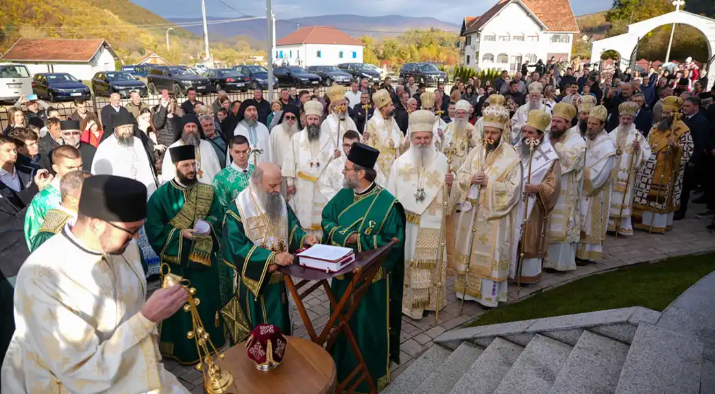 Patrijarh Porfirije osveštao hram u Deževi