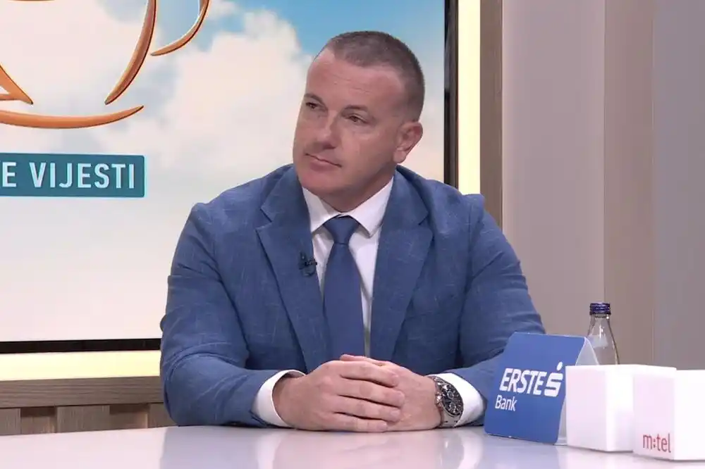 Pekić: Kurdi poznati po korišćenju hladnog oružja, Krstović: Potreban novi pristup u oblikovanju migracione politike