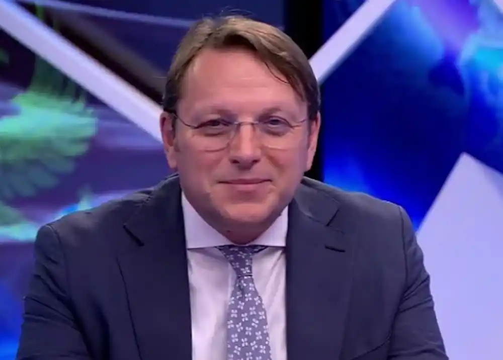 Poslanici EP traže ostavku Varheljija zbog navoda o mađarskoj špijunaži u EK