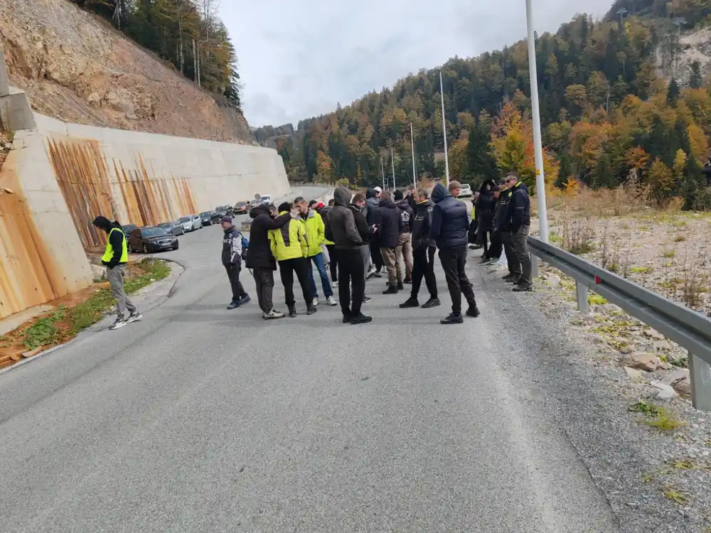 Radnici ski centra Kolašin 1600 zamrzli protest i blokadu puta Kolašin-Berane