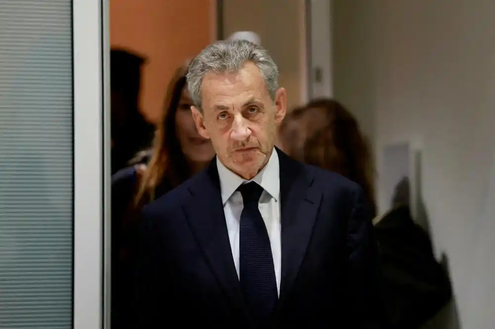 Sarkozi ide u zatvor – u samicu ili u VIP odjeljenje: „Ne bojim se…“