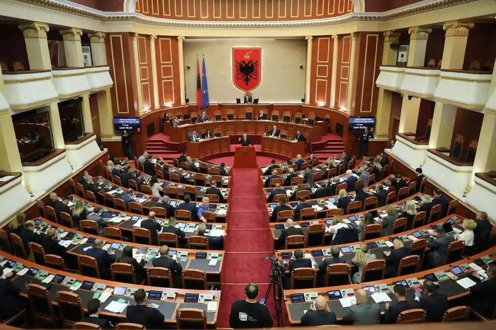 Skupština Albanije odbila zahtjev opozicije za rezoluciju o genocidu Srbije na Kosovu