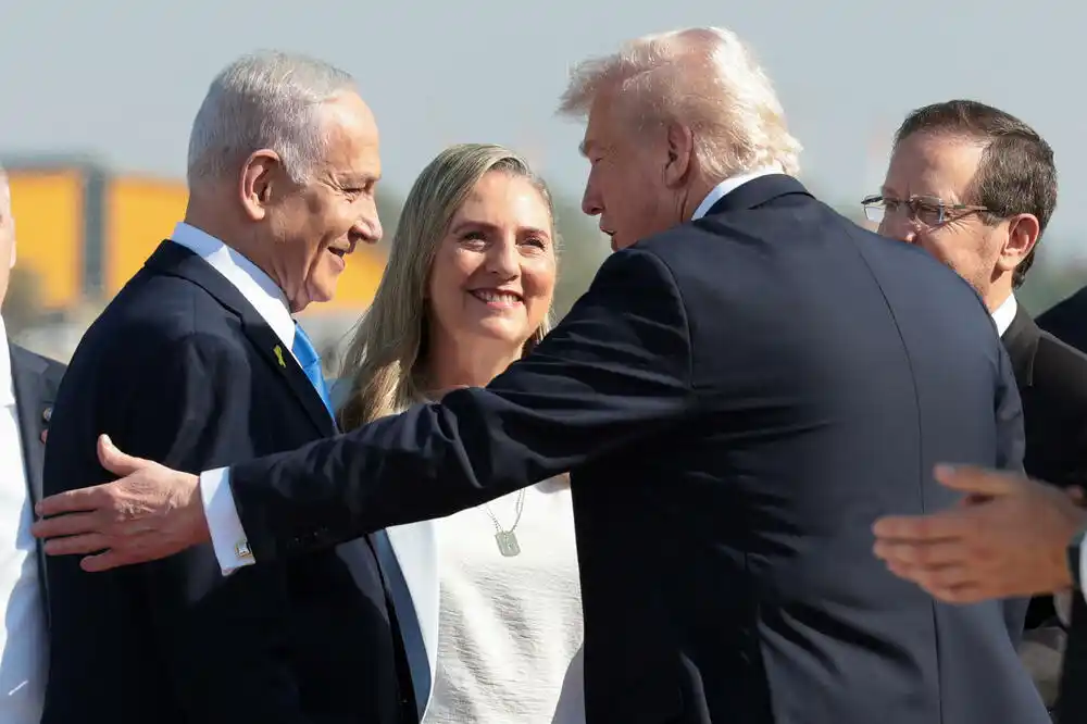Tramp stigao u Izrael: Rat je gotov, Hamas će se pridržavati plana o razoružanju