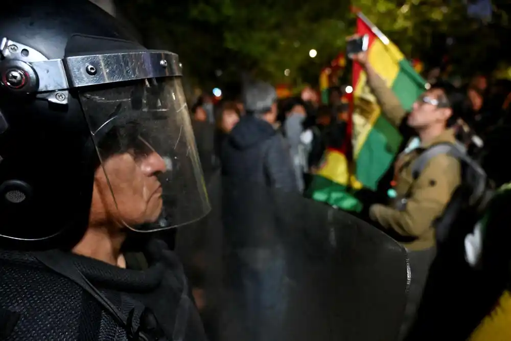 U Boliviji nekoliko stotina ljudi protestovalo zbog izbora novog predsjednika