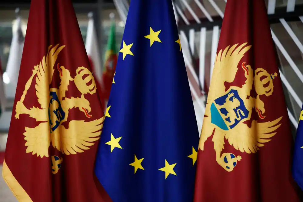 Ulazak Crne Gore u EU: koristi i izazovi u svjetlu iskustava Slovenije i Hrvatske