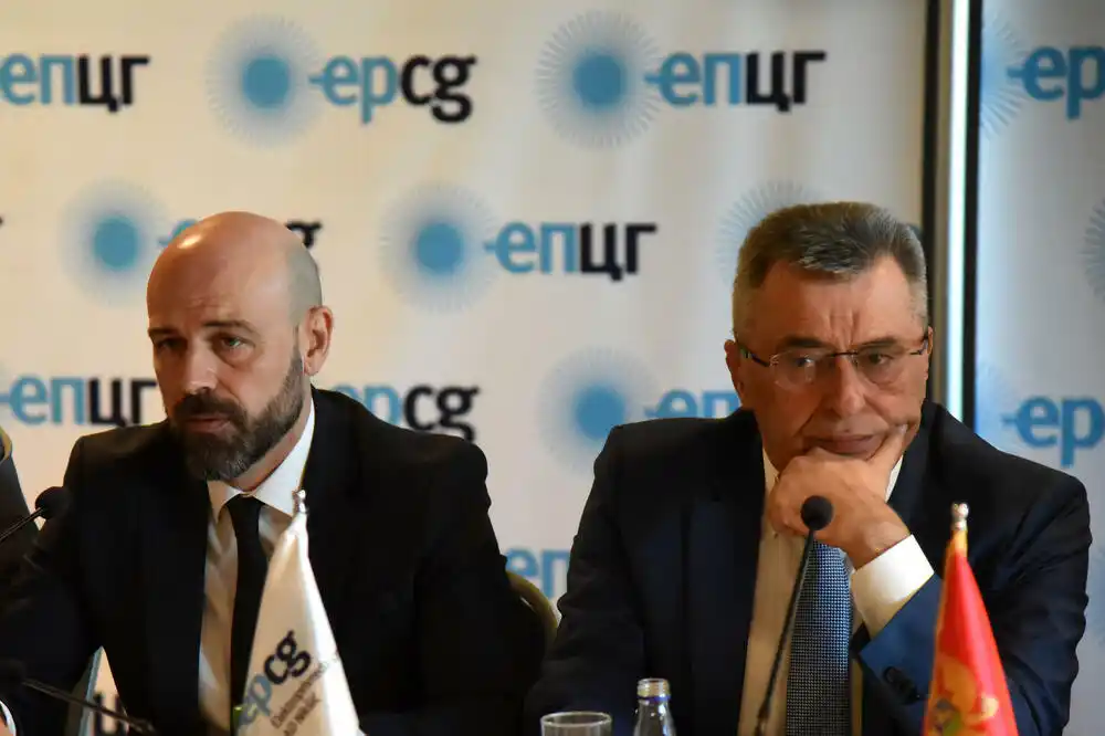 Zeleno svjetlo Vlade za kredit ili pad tendera