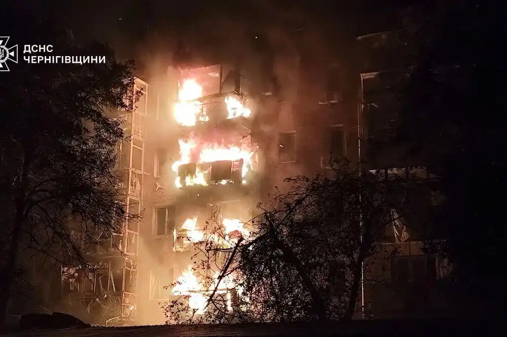 Zelenski: Više od 300 ruskih dronova i 37 raketa gađalo energetski sektor i civilnu infrastrukturu