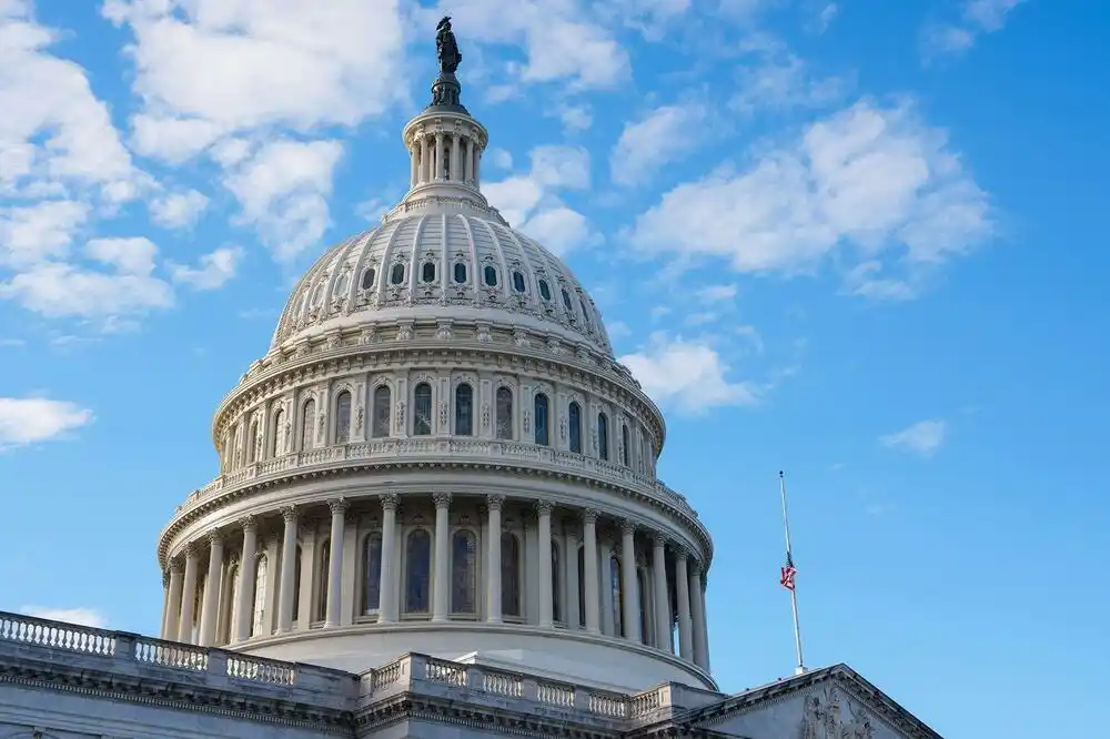 Američki senat usvojio zakon o finansiranju, na pomolu početak rada vlade