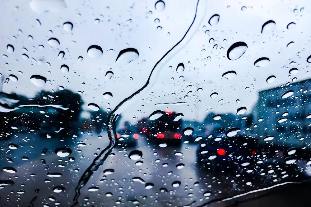 AMSCG: Putevi mokri, vidljivost smanjena