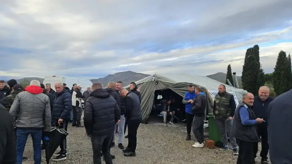 Bećirović: Možda je Spajić u Tokiju živio pored kolektora, ali nije u Botunu pored KAP-a