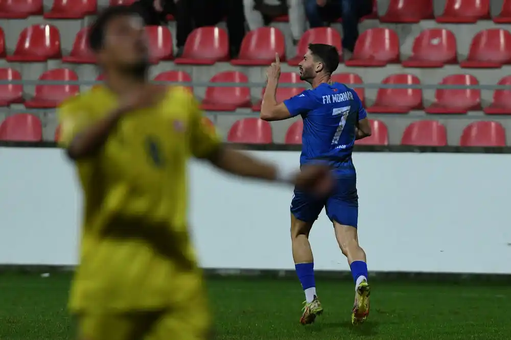 Dva gola Denkovića, Mornar prvi polufinalista Kupa