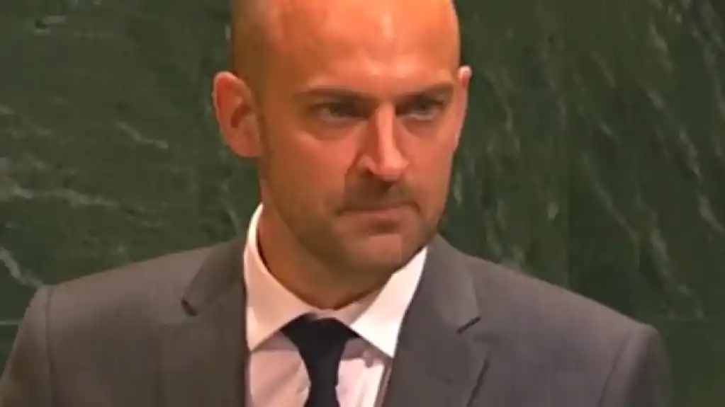 Francuski šef diplomatije kritikovao Vašington: Potapanjem brodova SAD krše međunarodno pravo