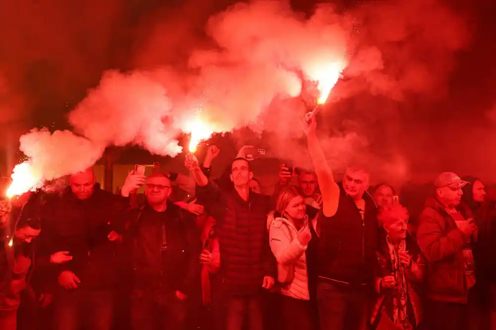Institut Žak Delor: EU mora da odluči – Tolerisati autokratiju ili podržati demokratiju u Srbiji