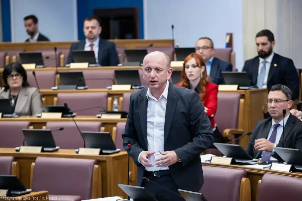 Knežević: Marković se okružio kadrom iz vremena Milivoja Katnića