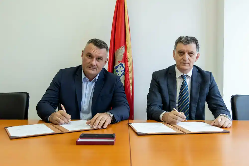 Komnenović i Vuksanović potpisali memorandum o izgradnji bulevara u Tivtu