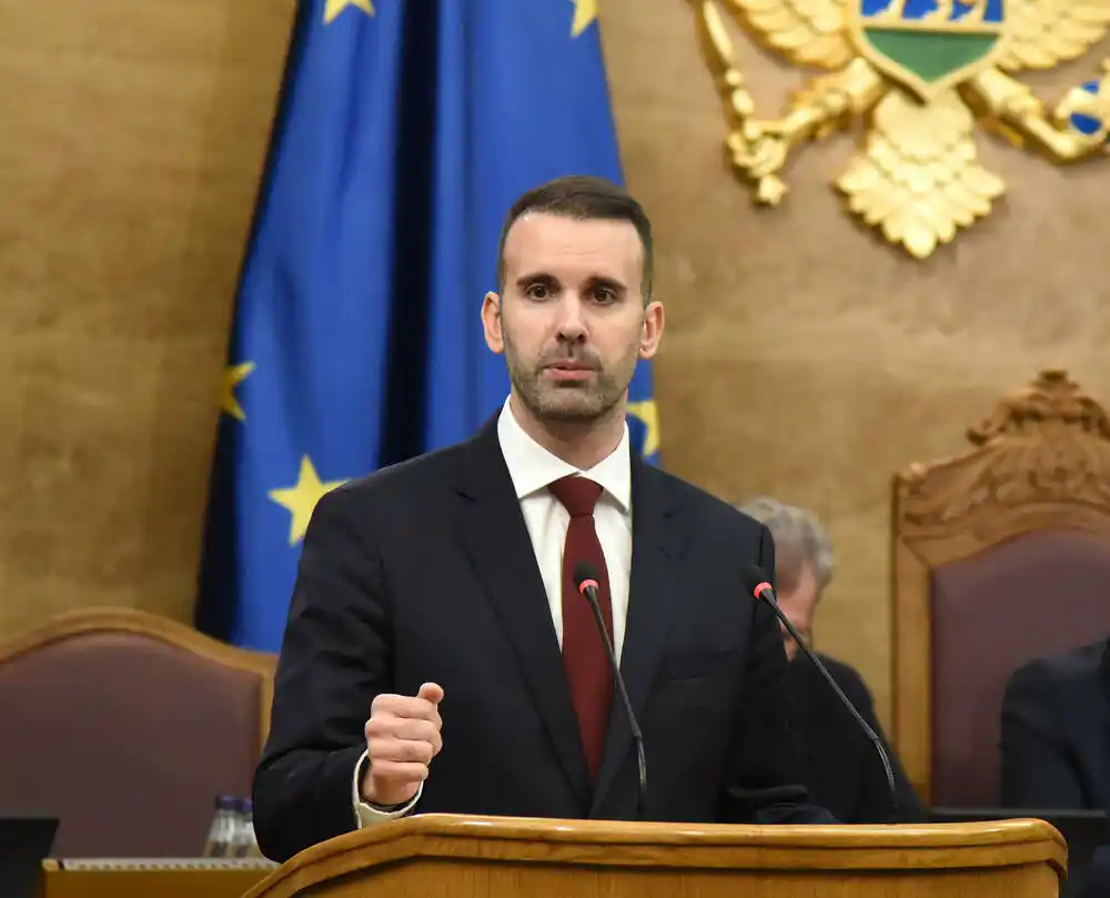 Kontinuitet partitokratije: Zašto se u javnosti sve češće čuje da je aktuelna vlast ista kao trodecenijska DPS-ova