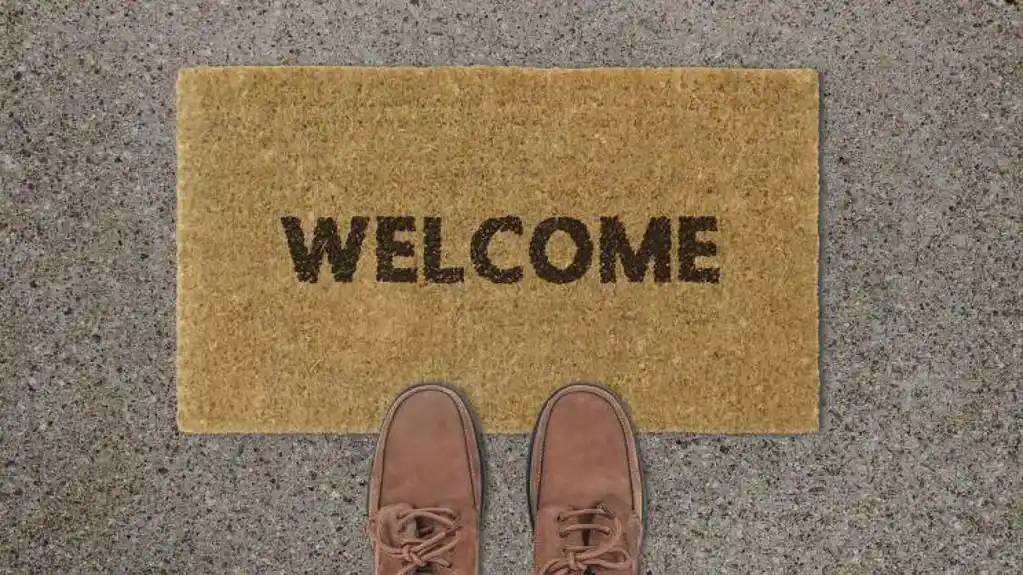 Leglo bakterija na ulazu u dom: Koliko često i da li uopšte čistite otirač?