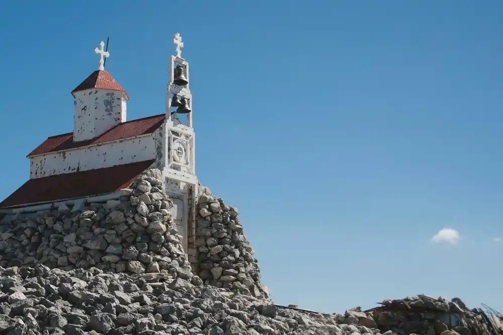 Mehmeti: Ukloniti crkvu sa Rumije i obustaviti njenu legalizaciju