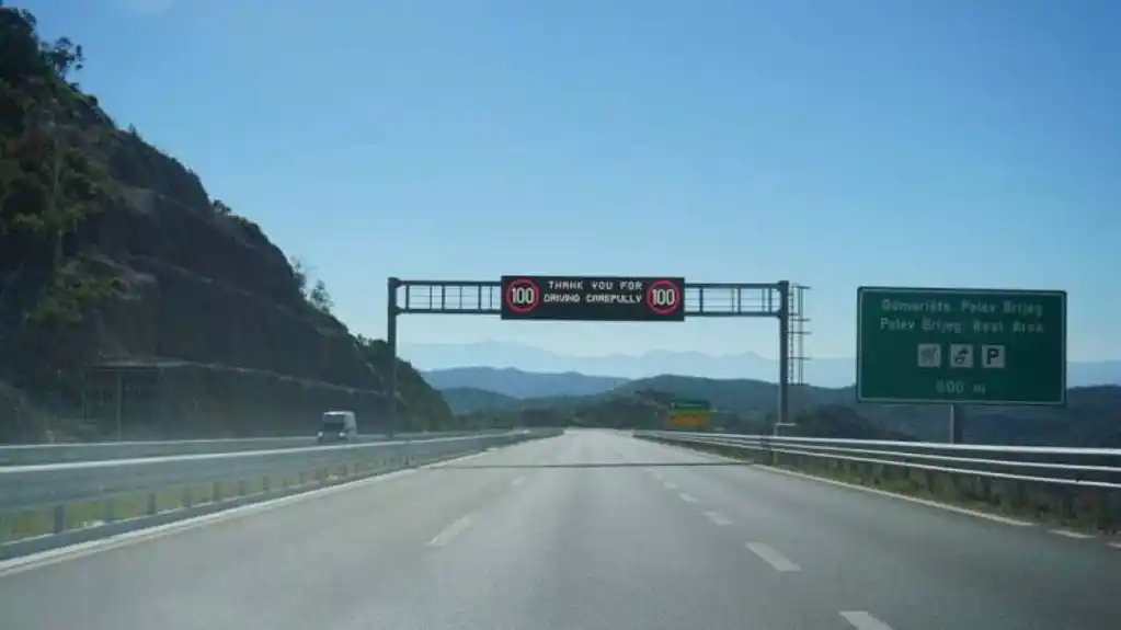 Monteput spreman za zimu: Mehanizacija i ekipe na terenu, mostovi pod posebnom pažnjom