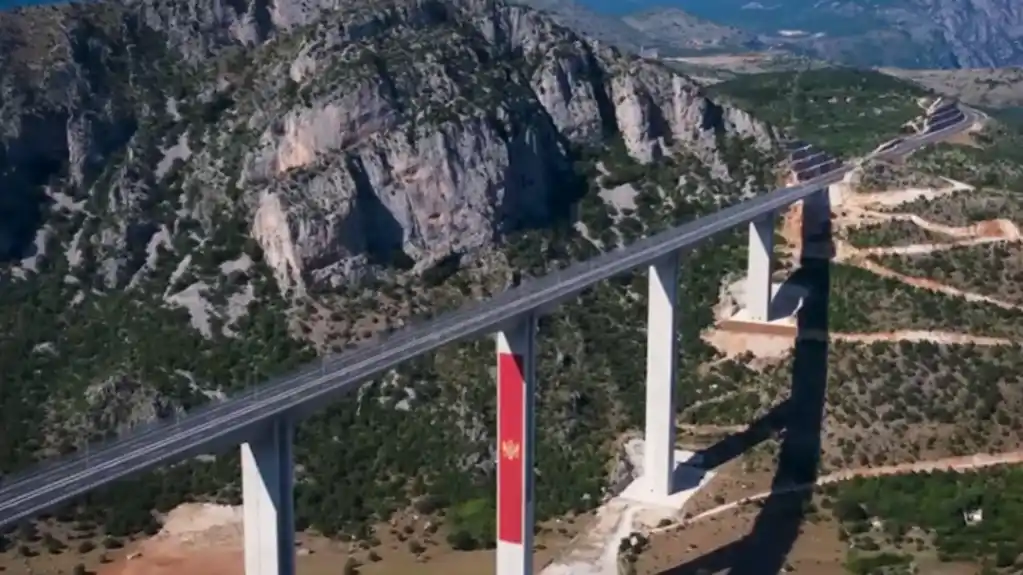 Na više dionica obustava saobraćaja