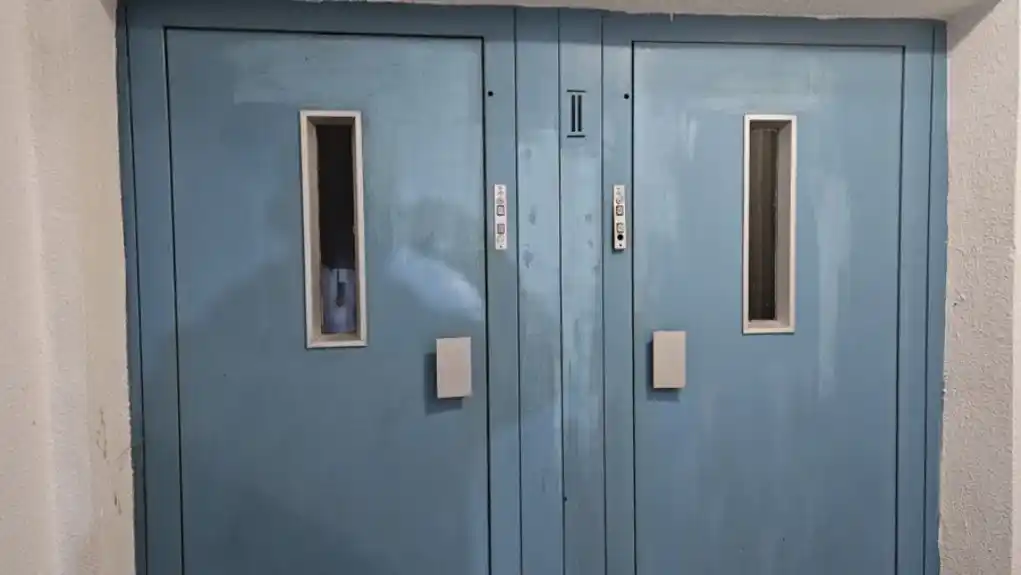 Otkačio se lift, jedna osoba povrijeđena