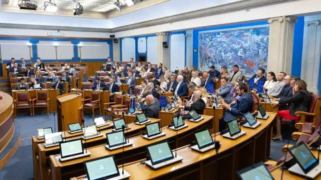 Poslanici raspravljaju o SLANJU pripadnika VOJSKE u NATO misiju podrške Ukrajini