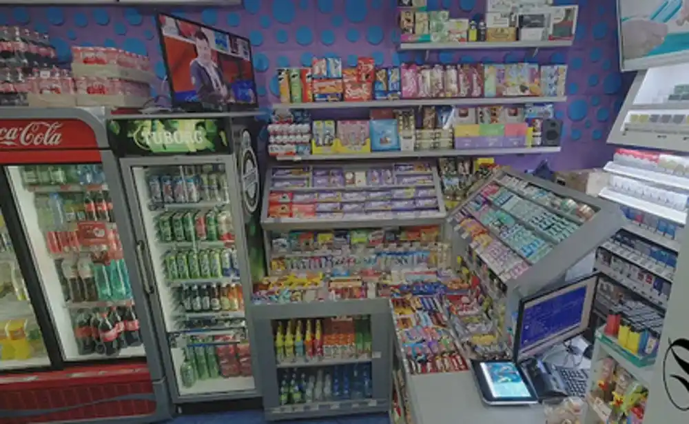 Praznični dani: Promet veći na pumpama, pekarama i kioscima