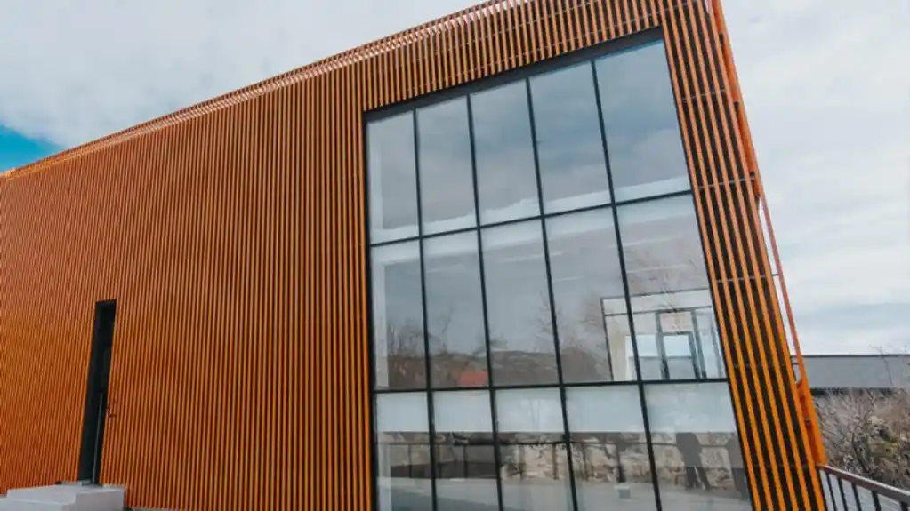 Raspisana JAVNA nabavka za adaptaciju Fakulteta likovnih umjetnosti na Cetinju