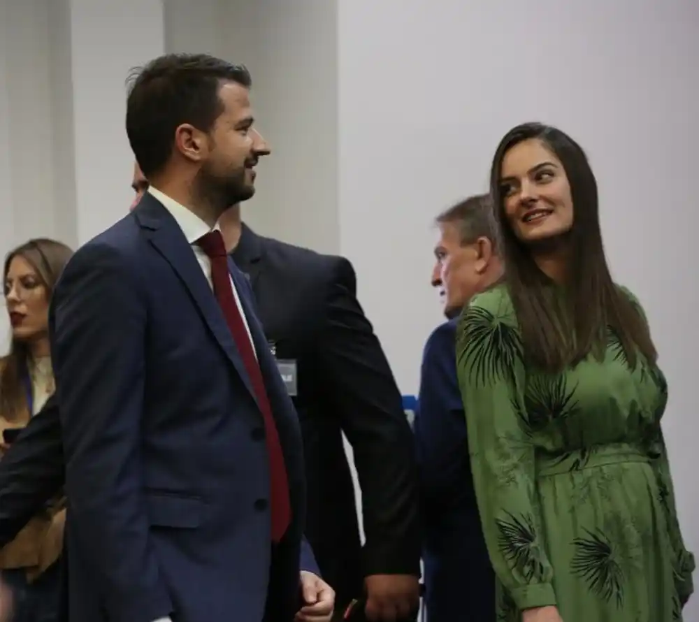 Restoran brze hrane izazvao sukob u komšiluku predsjednika Milatovića: Vlasnik tvrdi da trpi pritiske, stanari poručuju – ne želimo to u našoj zgradi